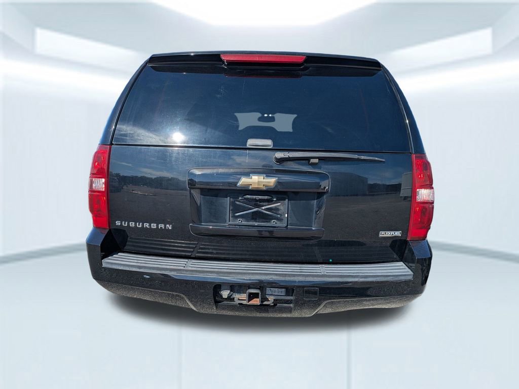 2007 Chevrolet Suburban LT photo 3