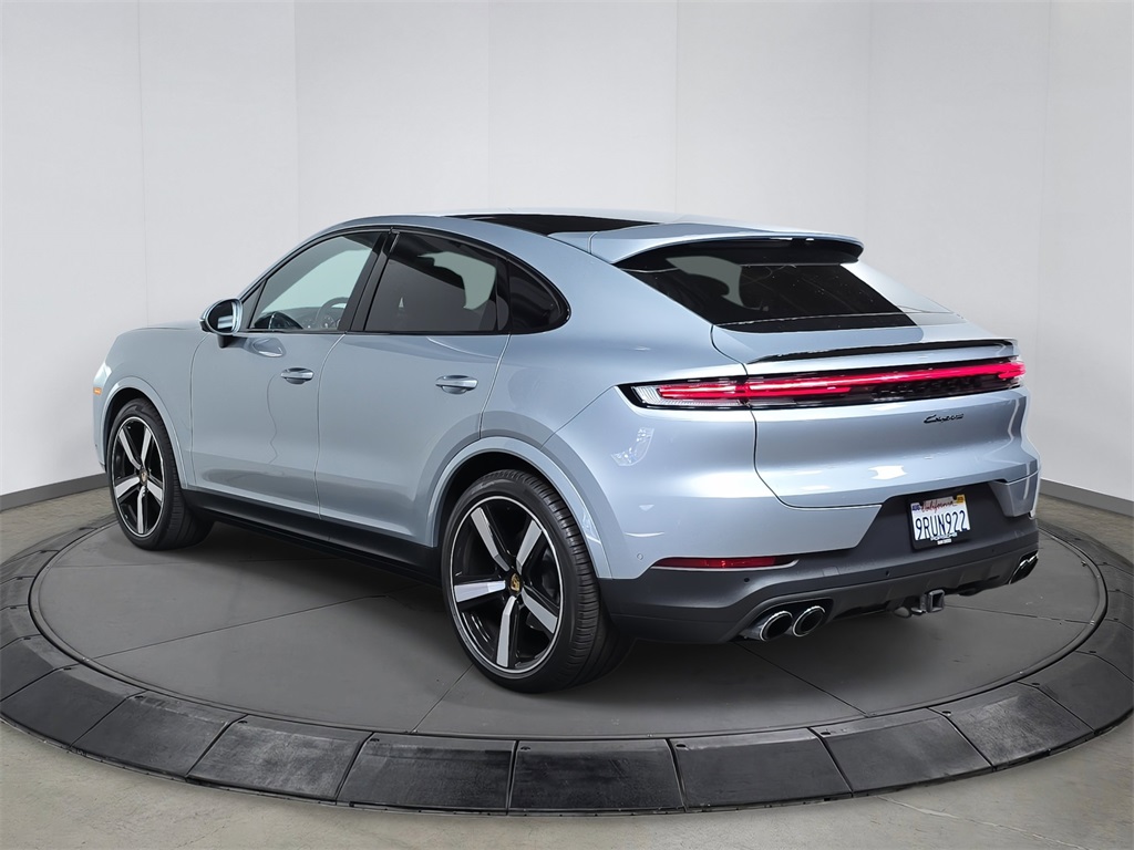 2024 Porsche Cayenne Coupe Base photo 2