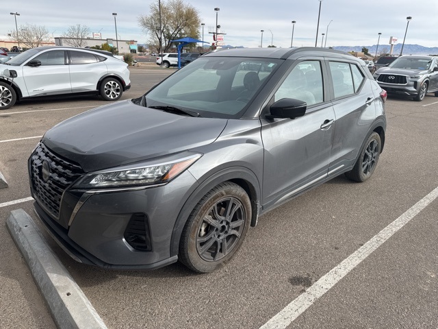 2023 Nissan Kicks SR