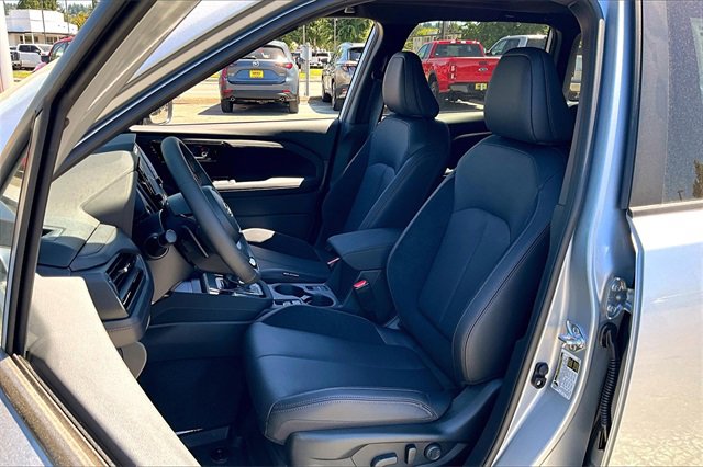 2025 Subaru Forester Touring photo 10