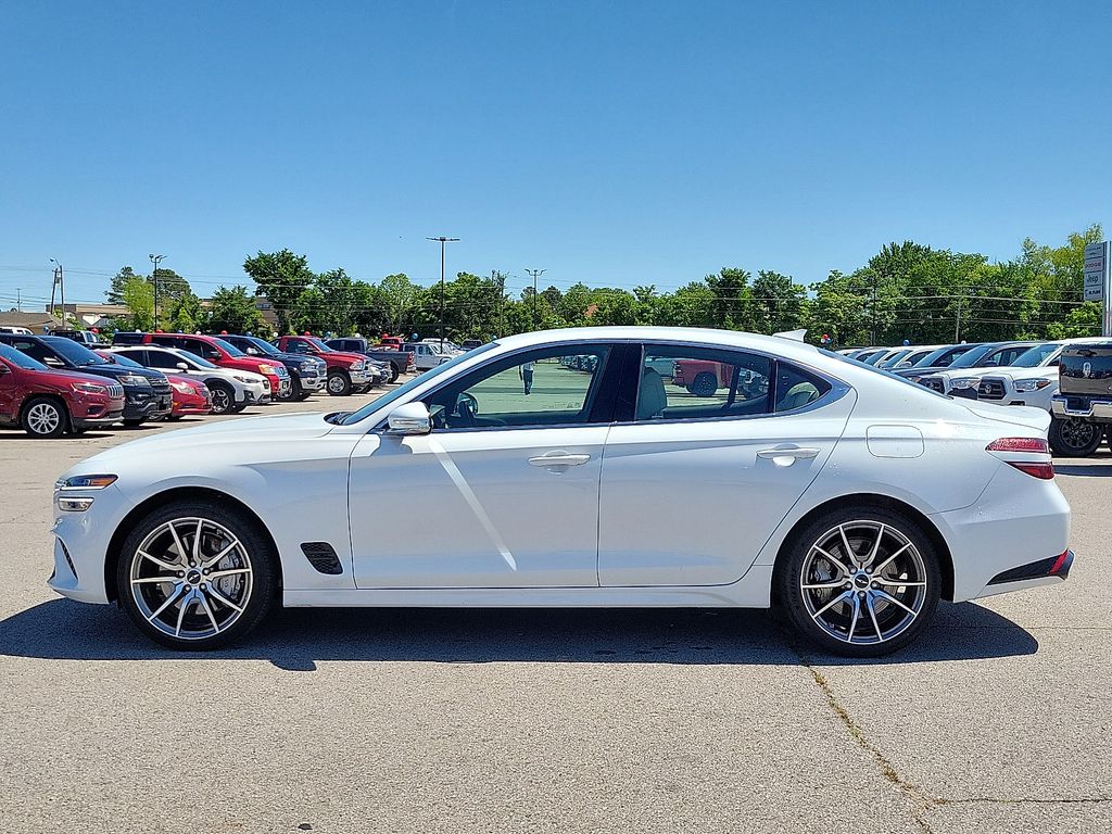 2024 Genesis G70 2.5T photo 2