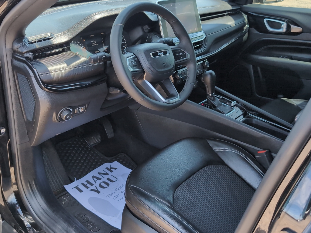 2023 Jeep Compass Altitude photo 9