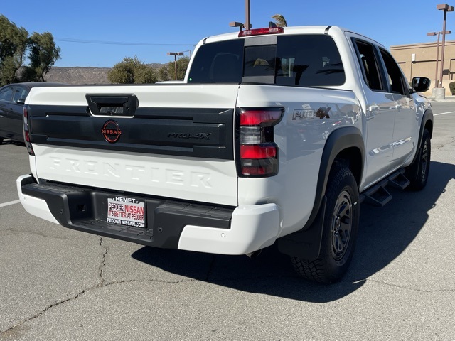 2025 Nissan Frontier PRO-4X photo 4
