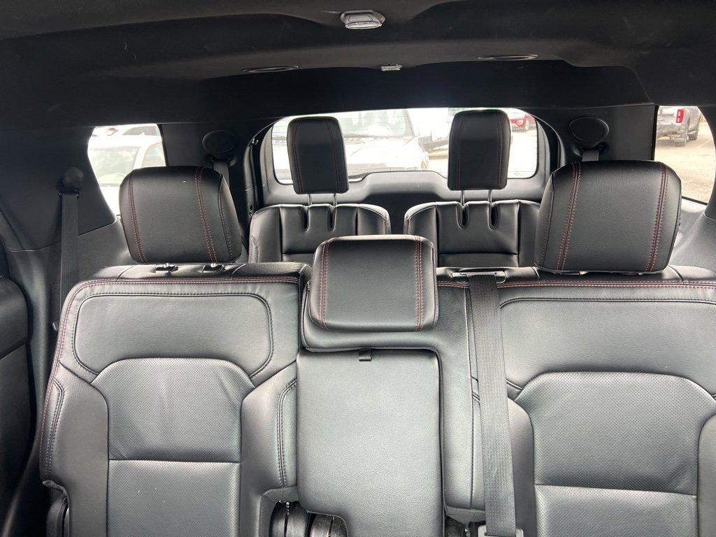 2017 Ford Explorer Sport photo 17