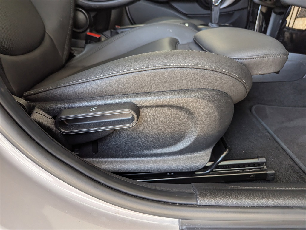2024 Mini Cooper Hardtop Signature photo 31