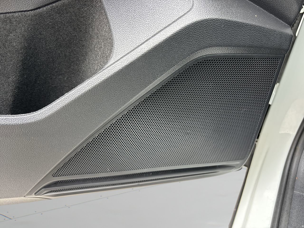 2023 Volkswagen Tiguan SE R-Line Black photo 19