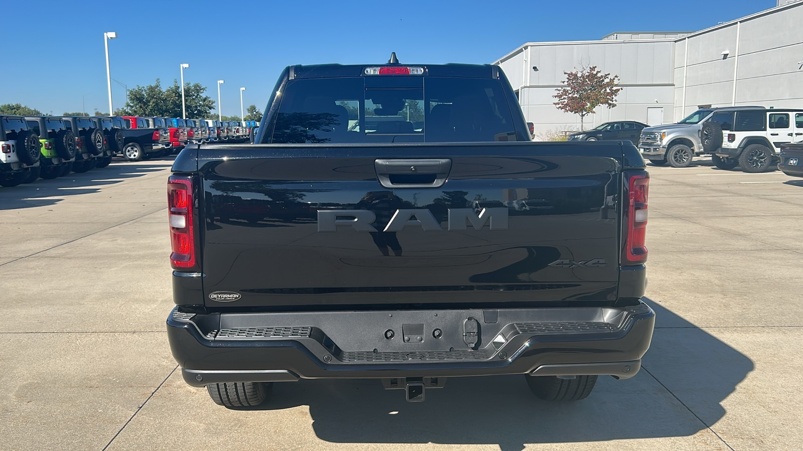 2025 Ram 1500 Tradesman photo 4