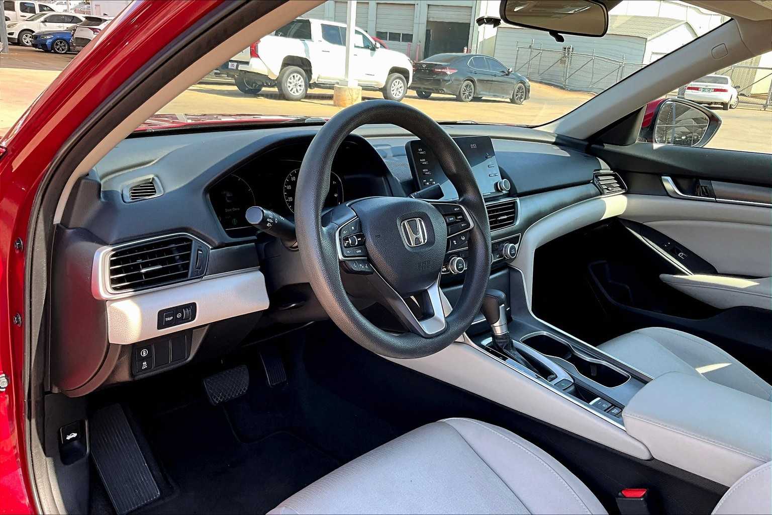 2018 Honda Accord LX 1.5T photo 14