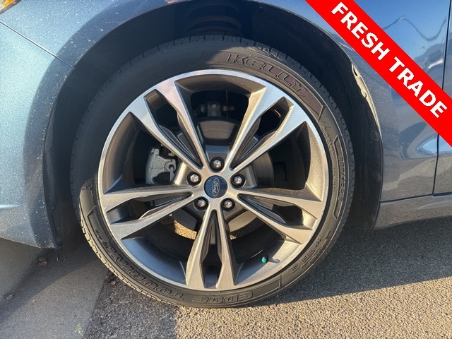 2019 Ford Fusion Titanium photo 5