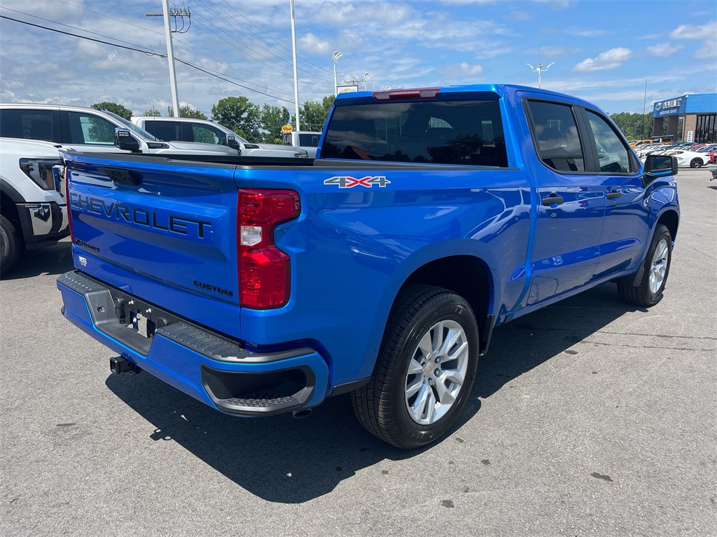 2025 Chevrolet Silverado 1500 Custom photo 4