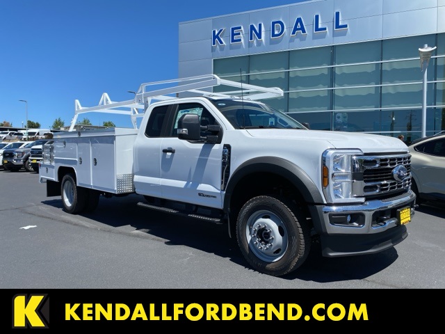 2025 Ford F-550 Super Duty Chassis Cab XL's photo