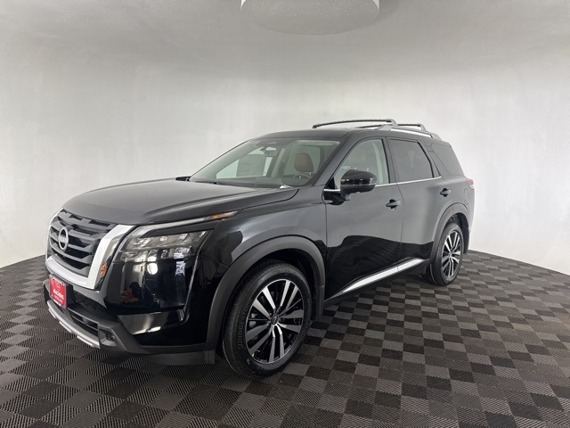 2025 Nissan Pathfinder Platinum photo 3