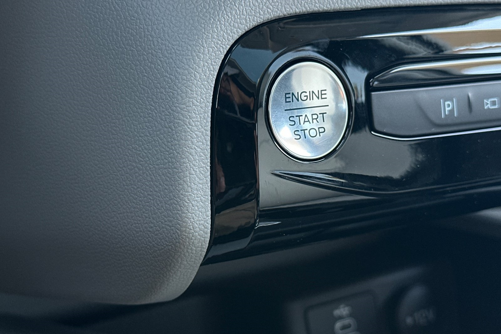 2025 Ford Escape Platinum photo 18