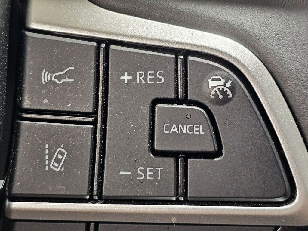 2024 Toyota Highlander LE photo 19