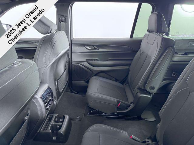 2025 Jeep Grand Cherokee Laredo X photo 23