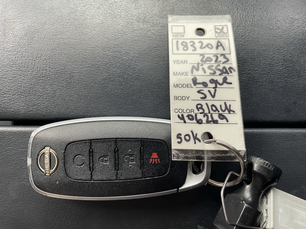 2023 Nissan Rogue SV photo 18