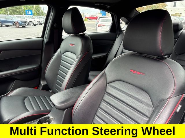 2022 Kia Forte GT photo 3