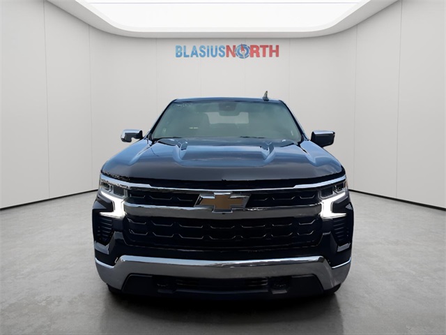 2022 Chevrolet Silverado 1500 LT photo 3