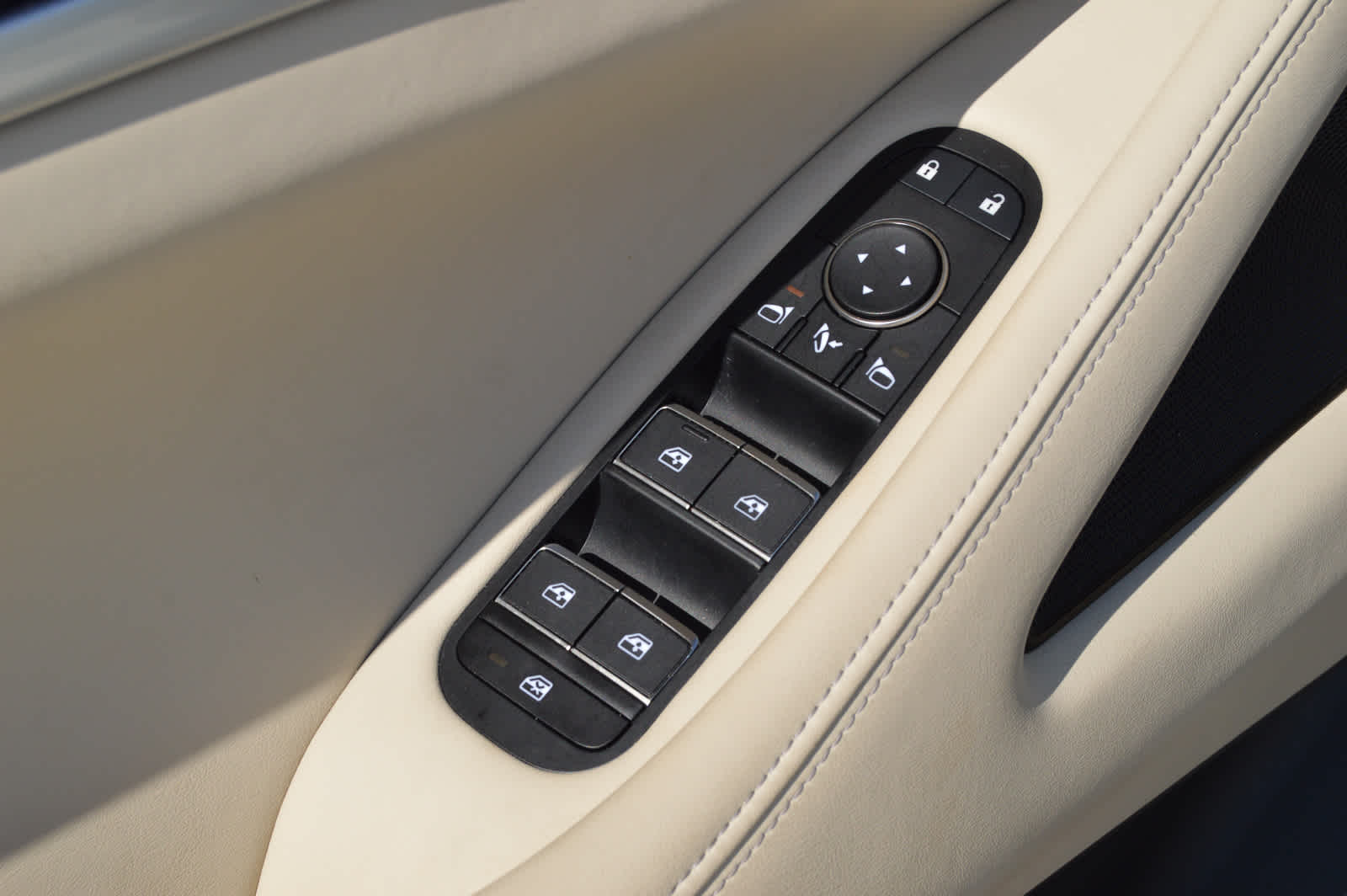 2025 Infiniti QX60 Pure photo 17