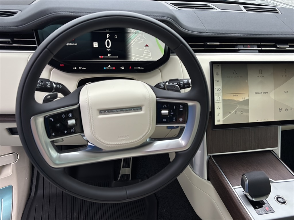 2025 Land Rover Range Rover SE photo 8