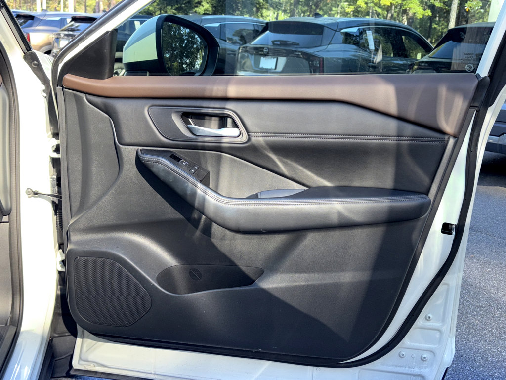 2023 Nissan Rogue SL photo 13