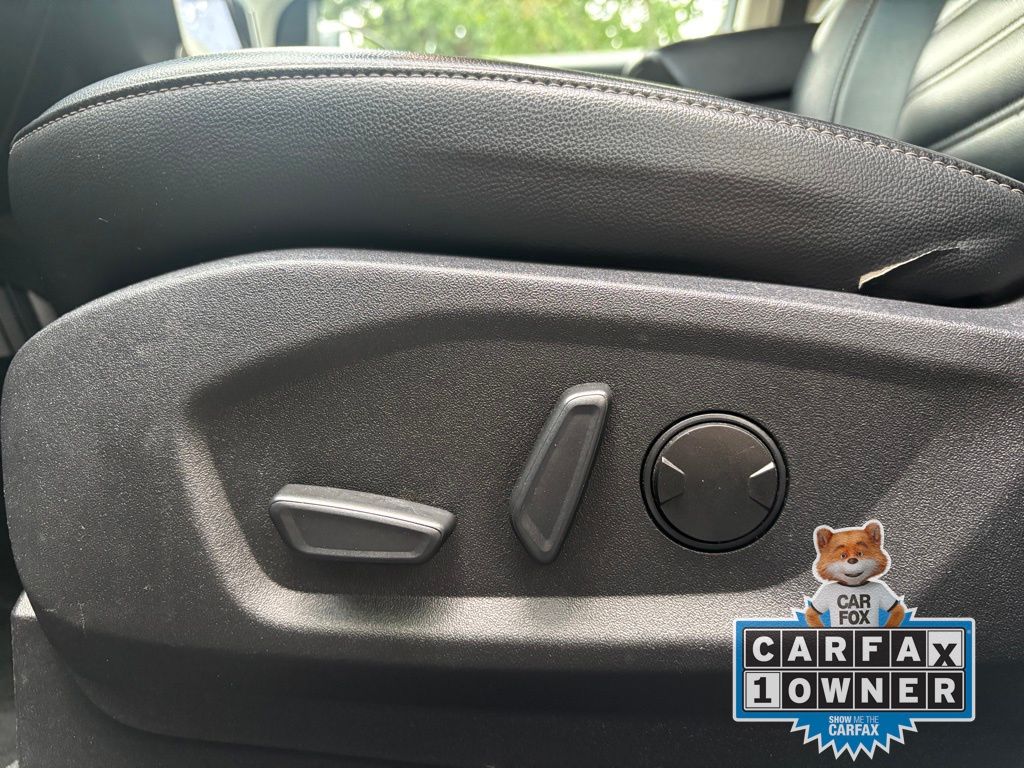 2022 Ford Edge SEL photo 24