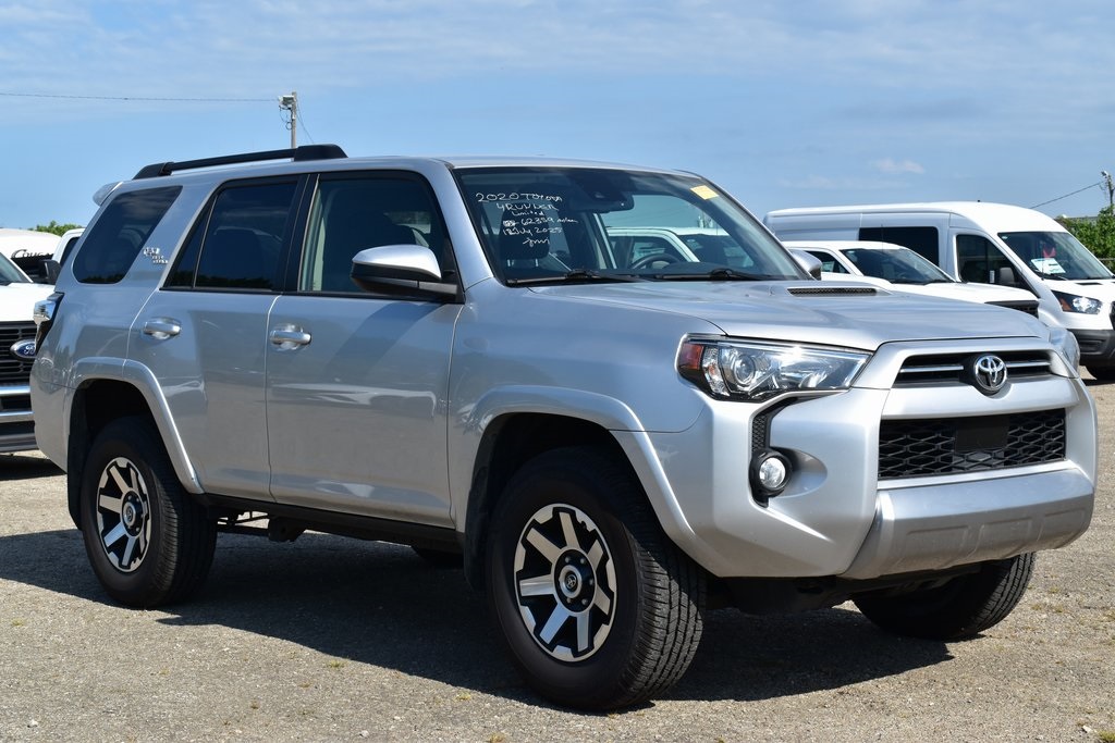 2020 Toyota 4Runner TRD Off-Road photo 3