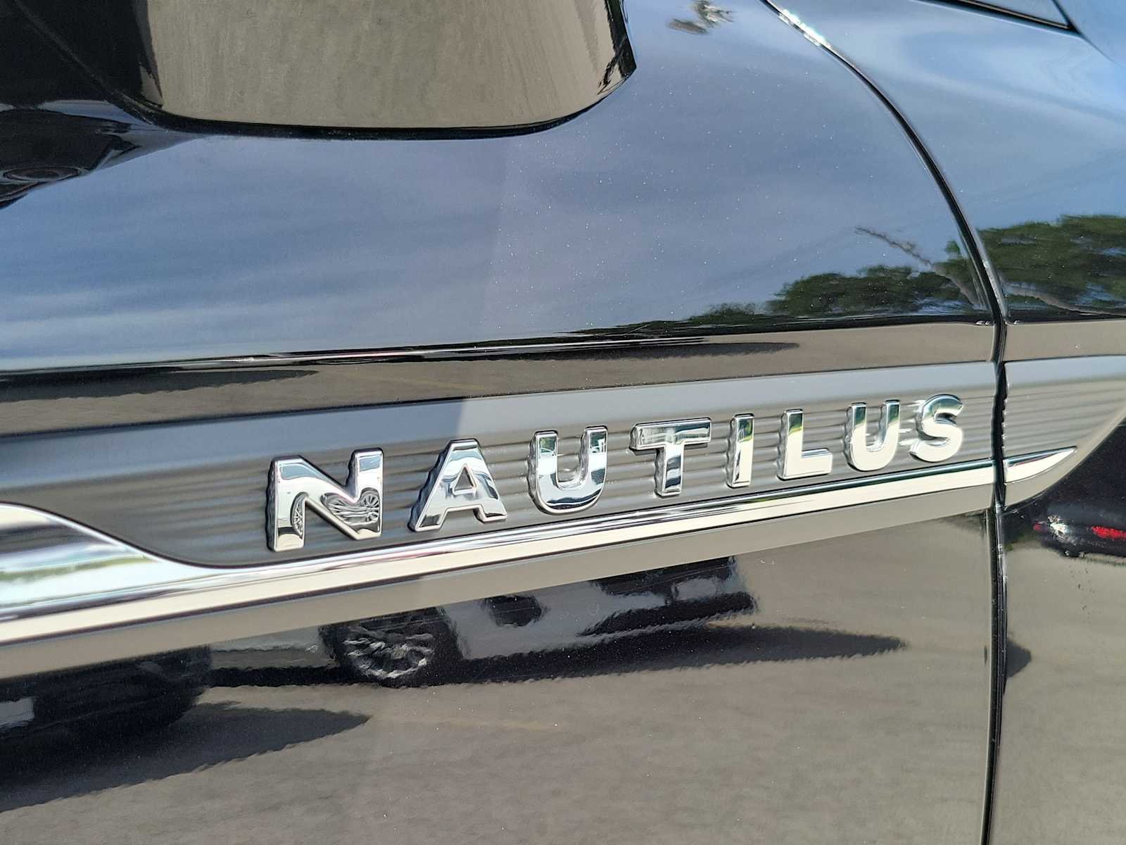 2022 Lincoln Nautilus Reserve photo 4