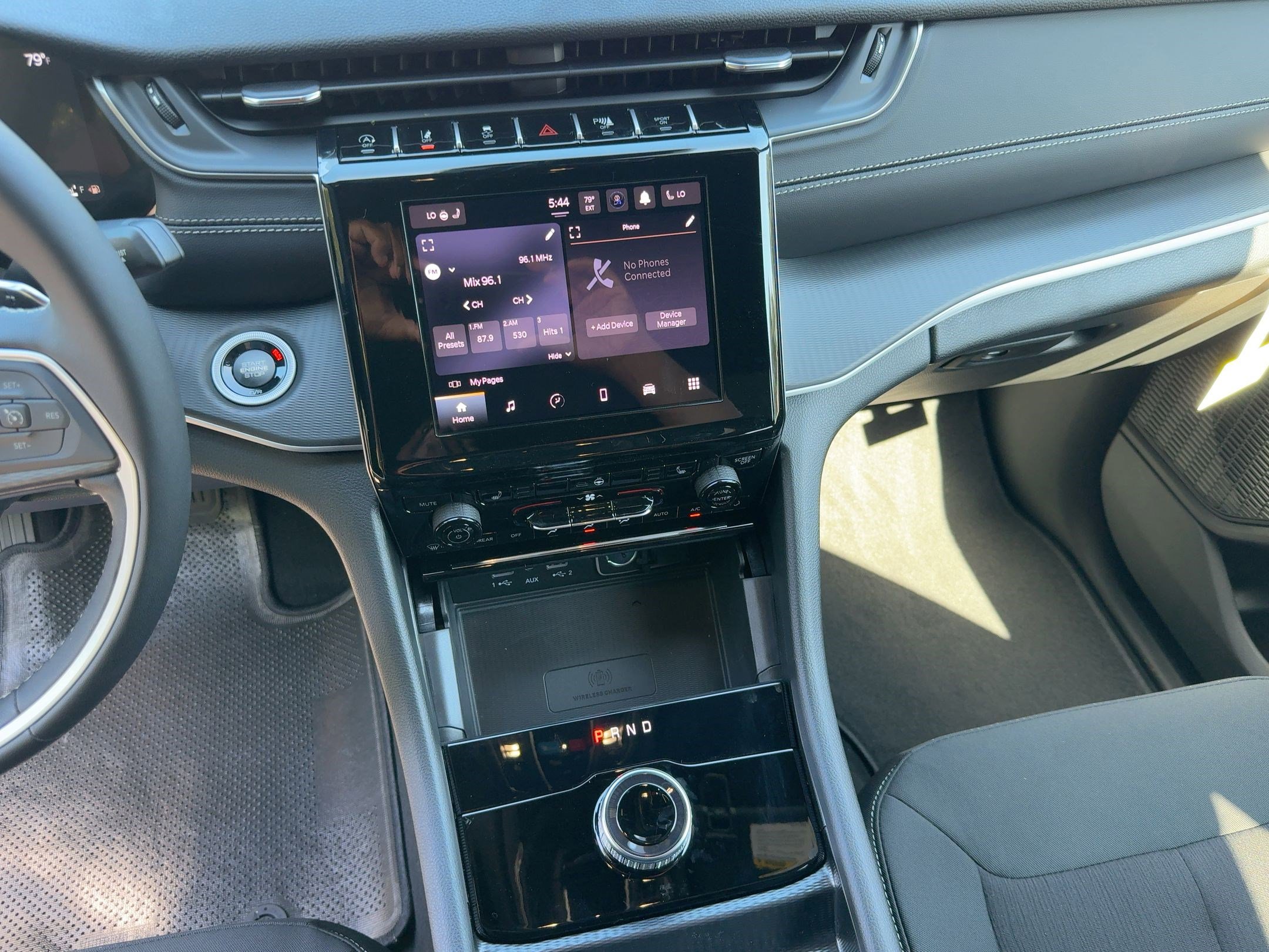 2025 Jeep Grand Cherokee Laredo photo 21