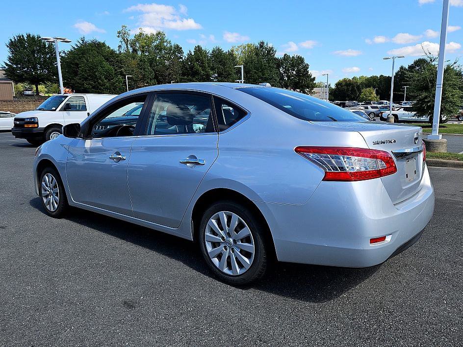 2015 Nissan Sentra SV photo 3