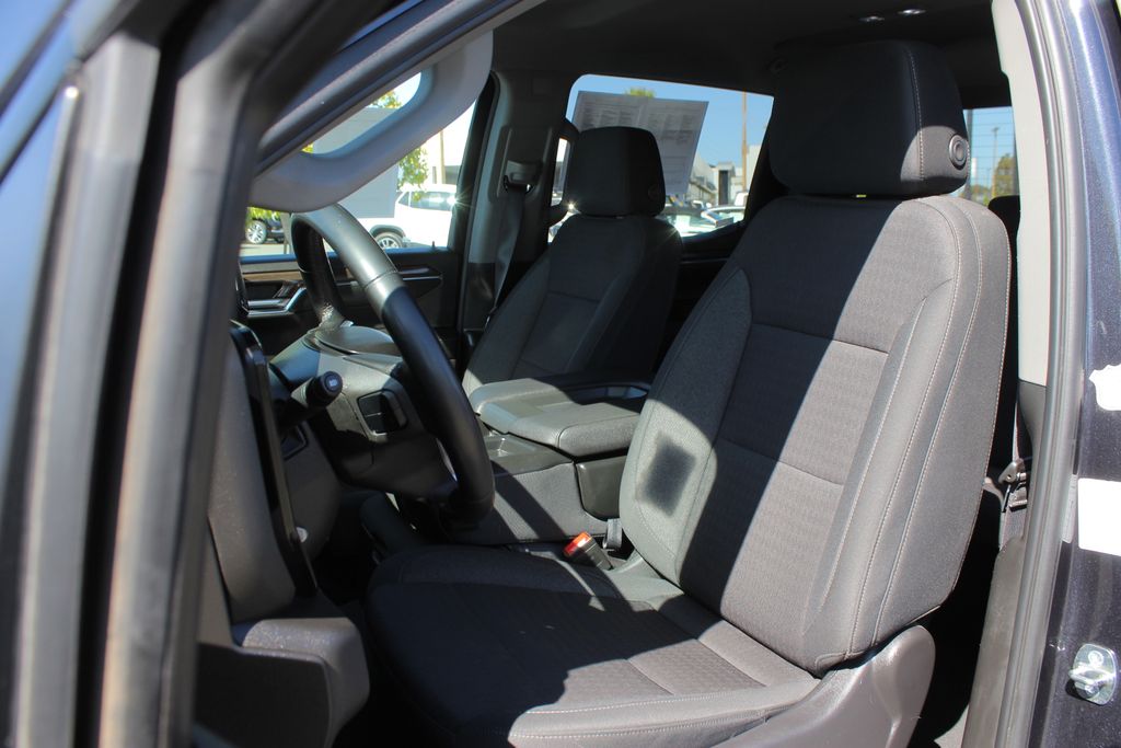 2024 Chevrolet Silverado 1500 LT photo 13