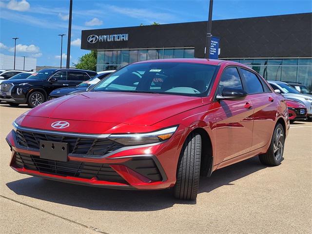 2025 Hyundai Elantra SEL Sport photo 2