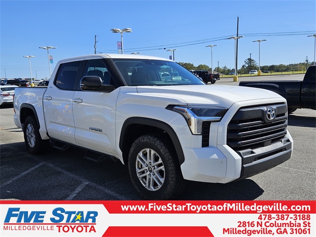 2024 Toyota Tundra SR5's photo