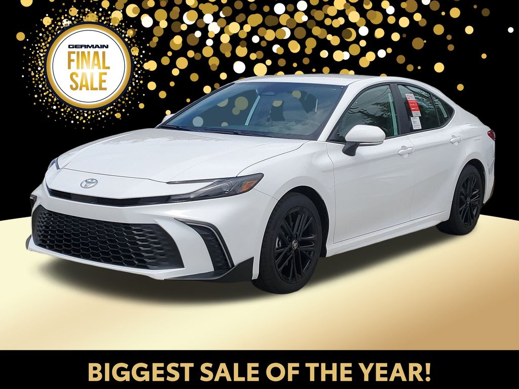 2025 Toyota Camry SE's photo