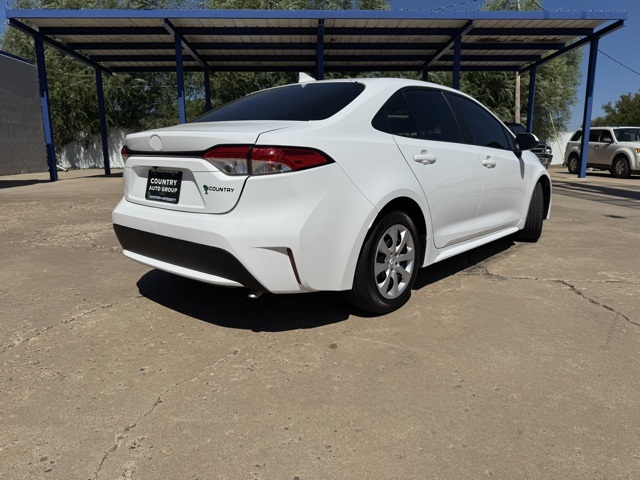 2022 Toyota Corolla LE photo 2