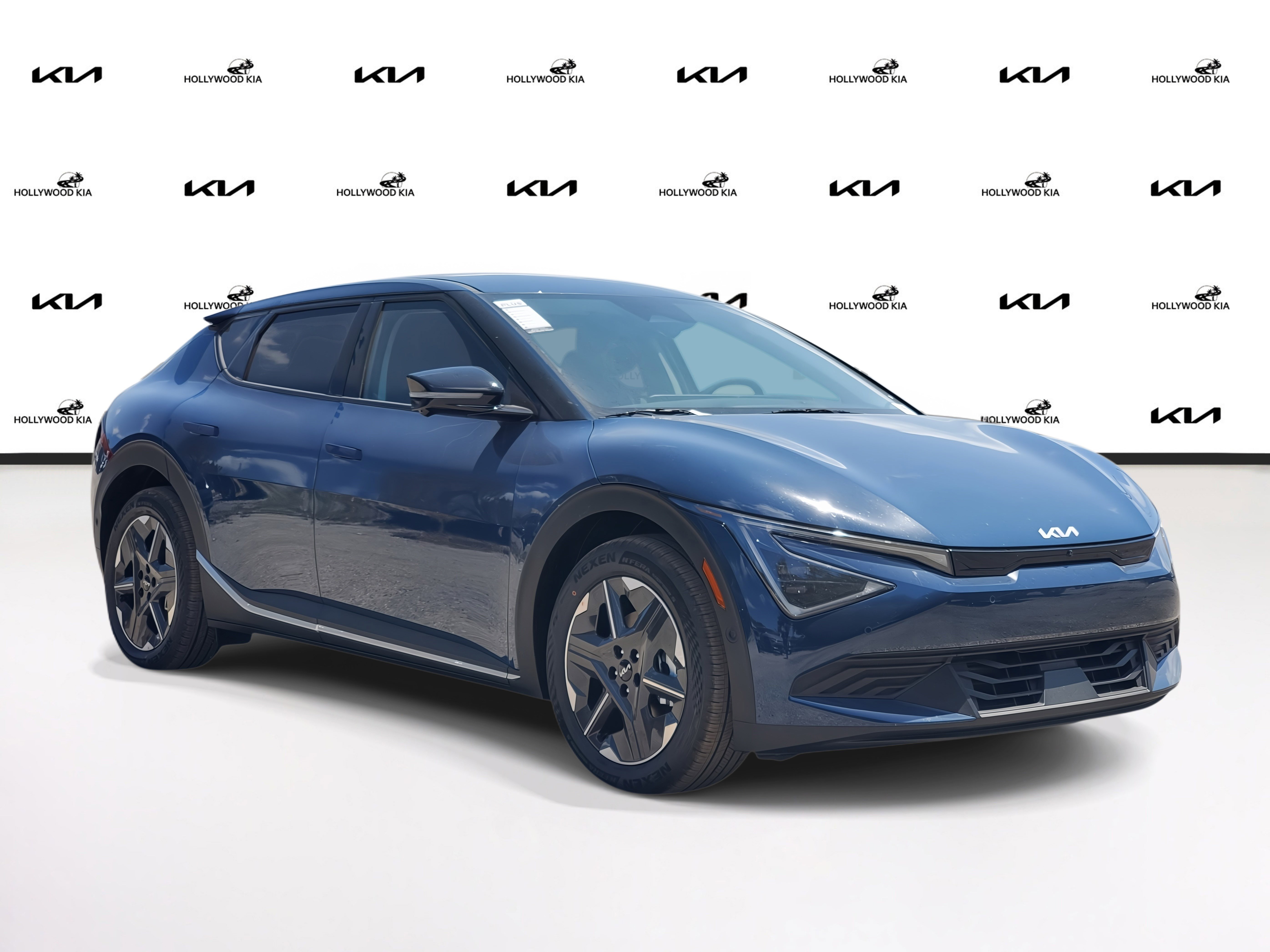 2025 Kia EV6 Light L/R's photo