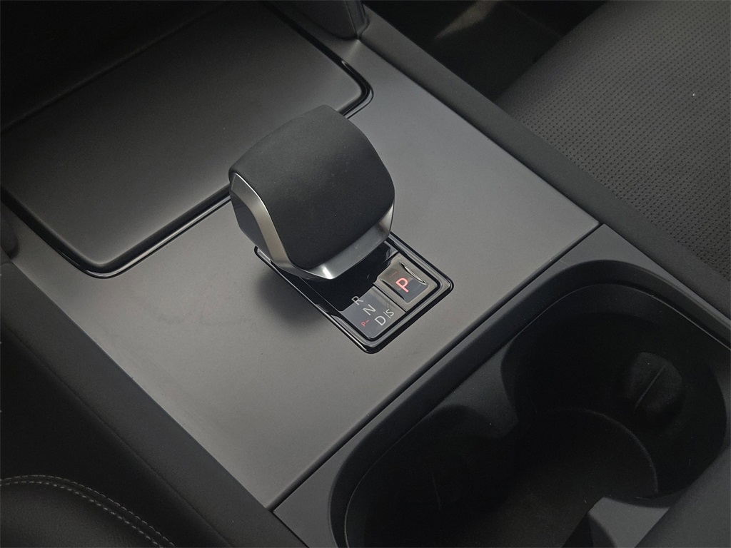 2025 Land Rover Discovery Sport SE photo 17
