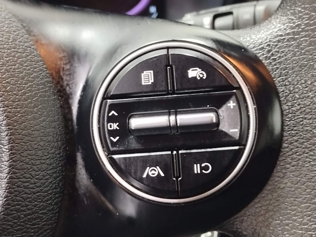 2023 Kia Soul LX photo 21