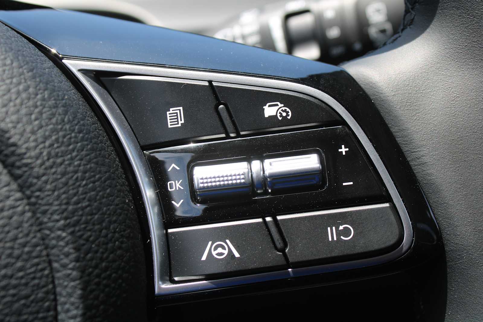 2025 Kia Seltos S photo 51