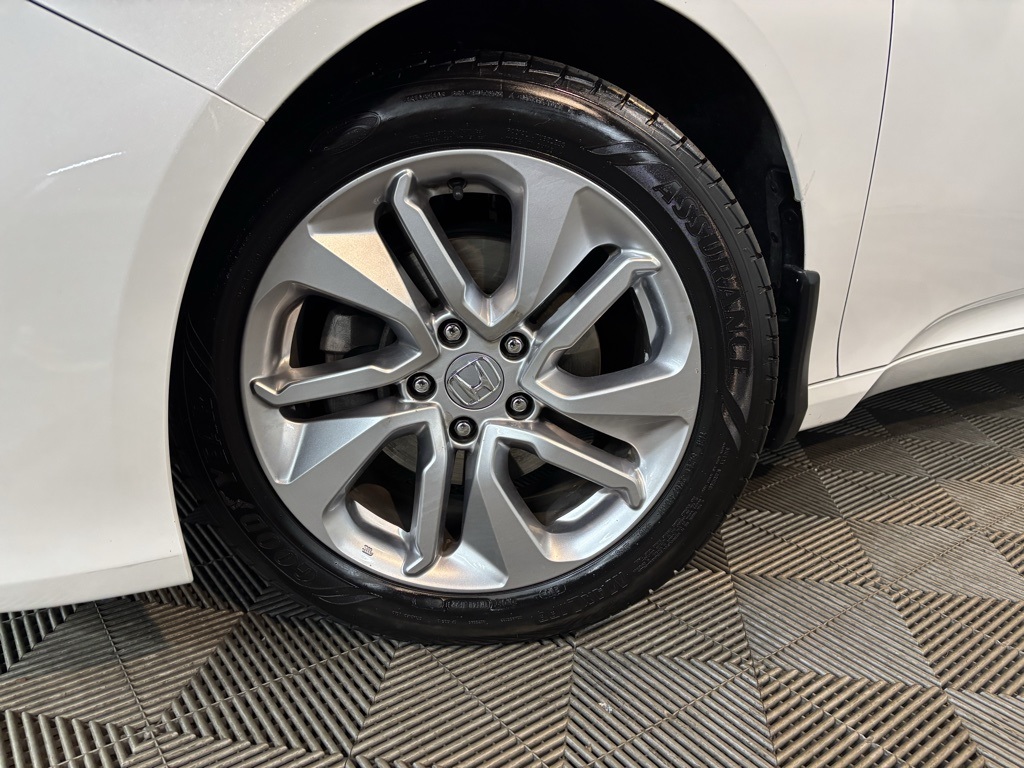 2019 Honda Accord LX photo 23