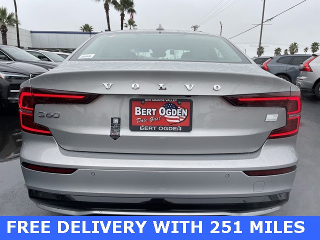 2024 Volvo S60 Recharge T8 AWD Core photo 6