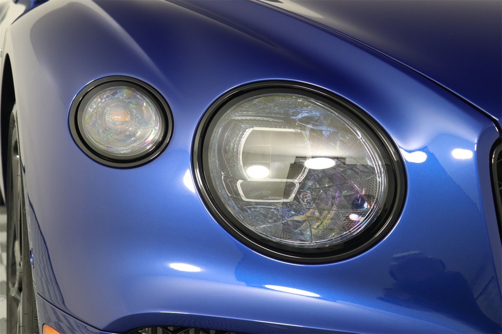 2024 Bentley Continental GT V8 photo 9