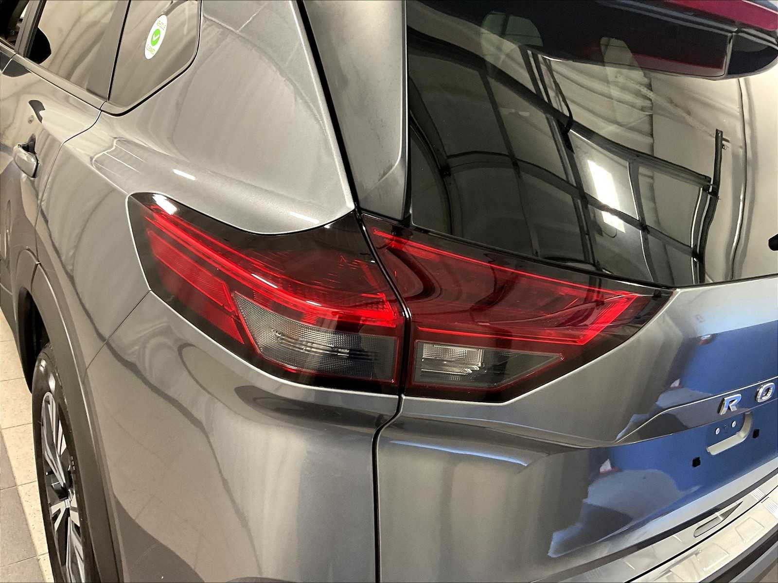 2023 Nissan Rogue SV photo 33