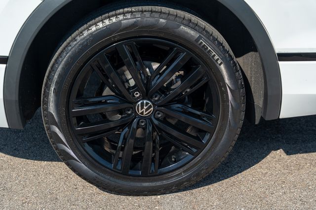 2022 Volkswagen Tiguan SE R-Line Black photo 12