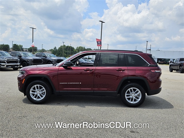 2025 Jeep Grand Cherokee Laredo X photo 4