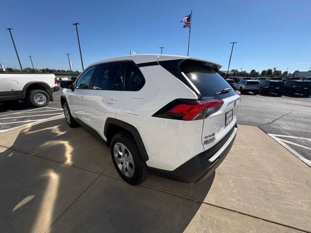 2024 Toyota RAV4 LE photo 3