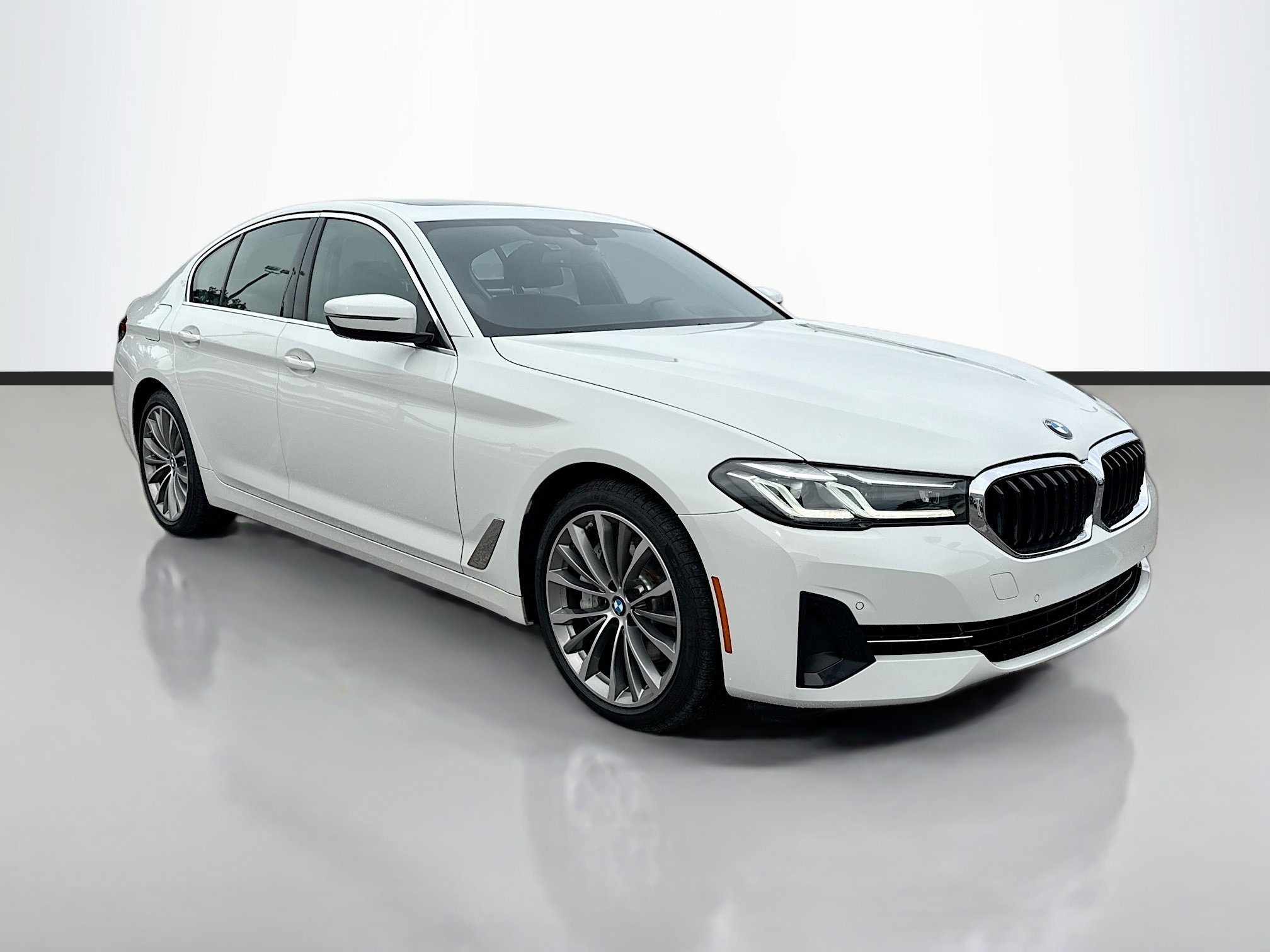 2022 BMW 5 Series 540i's photo