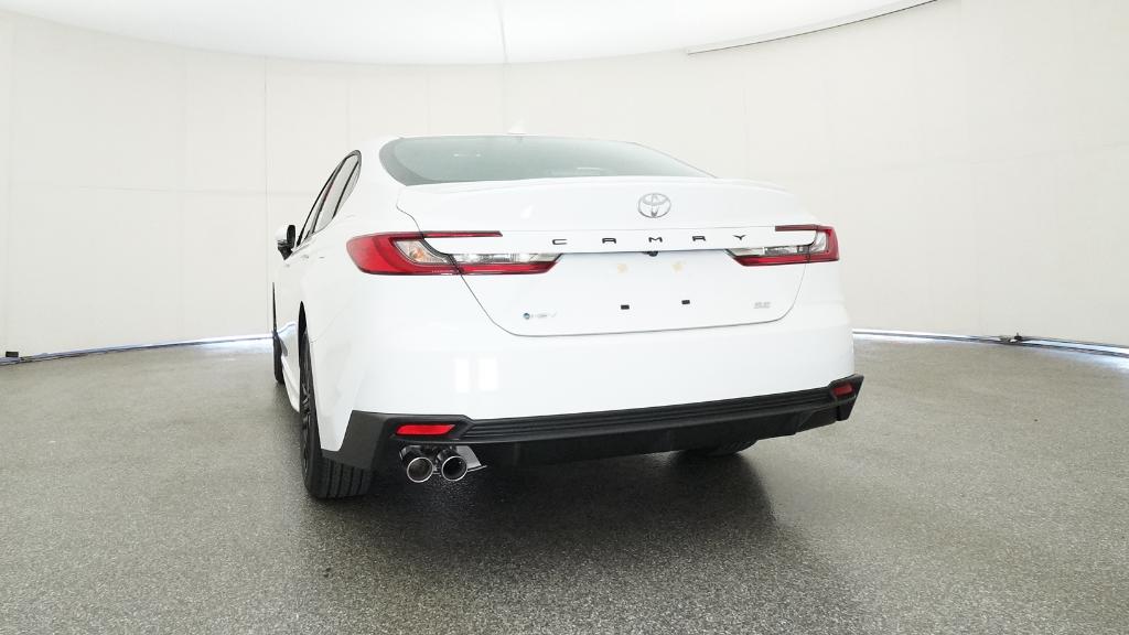 2025 Toyota Camry SE photo 13