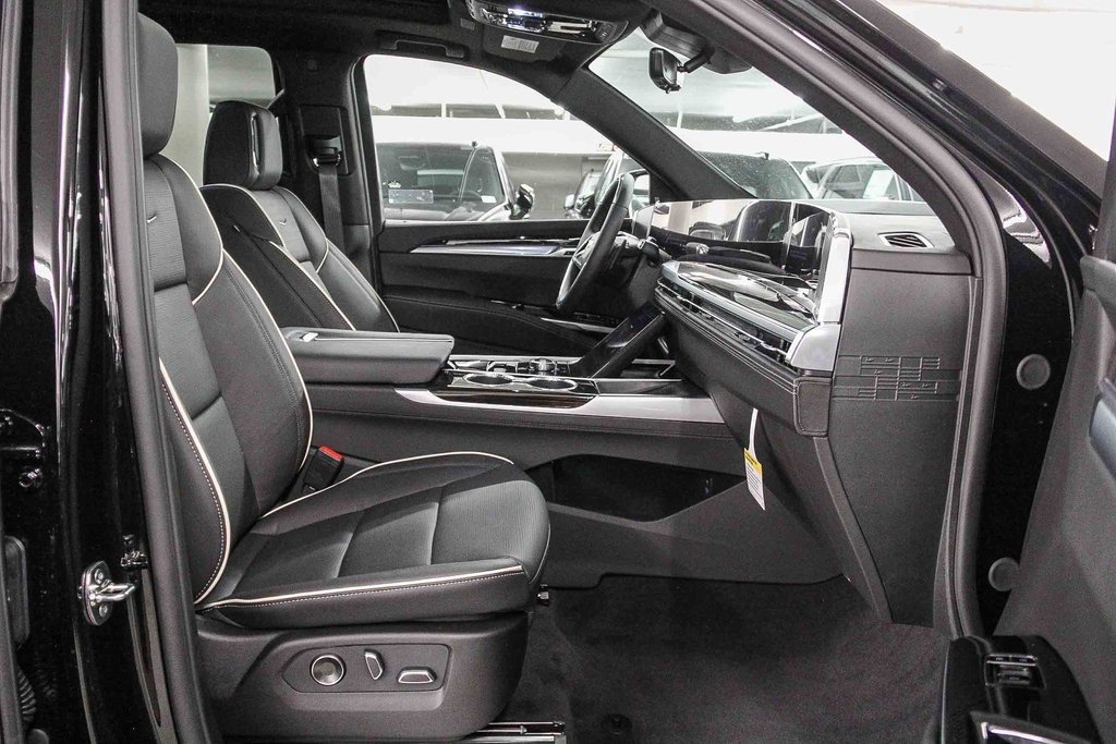 2026 Cadillac Escalade Luxury photo 17