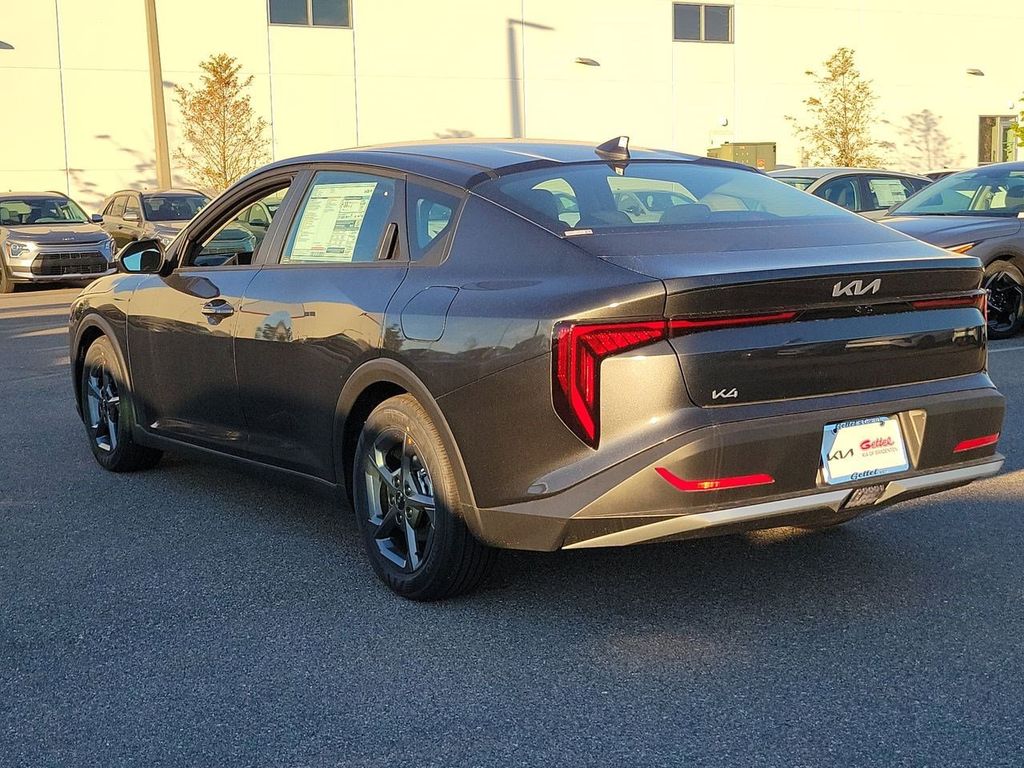 2025 Kia K4 LXS photo 7
